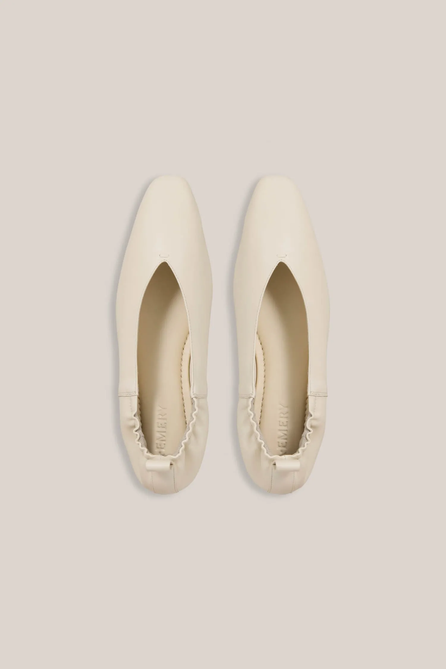 Fashion A.EMERY BRIE FLAT