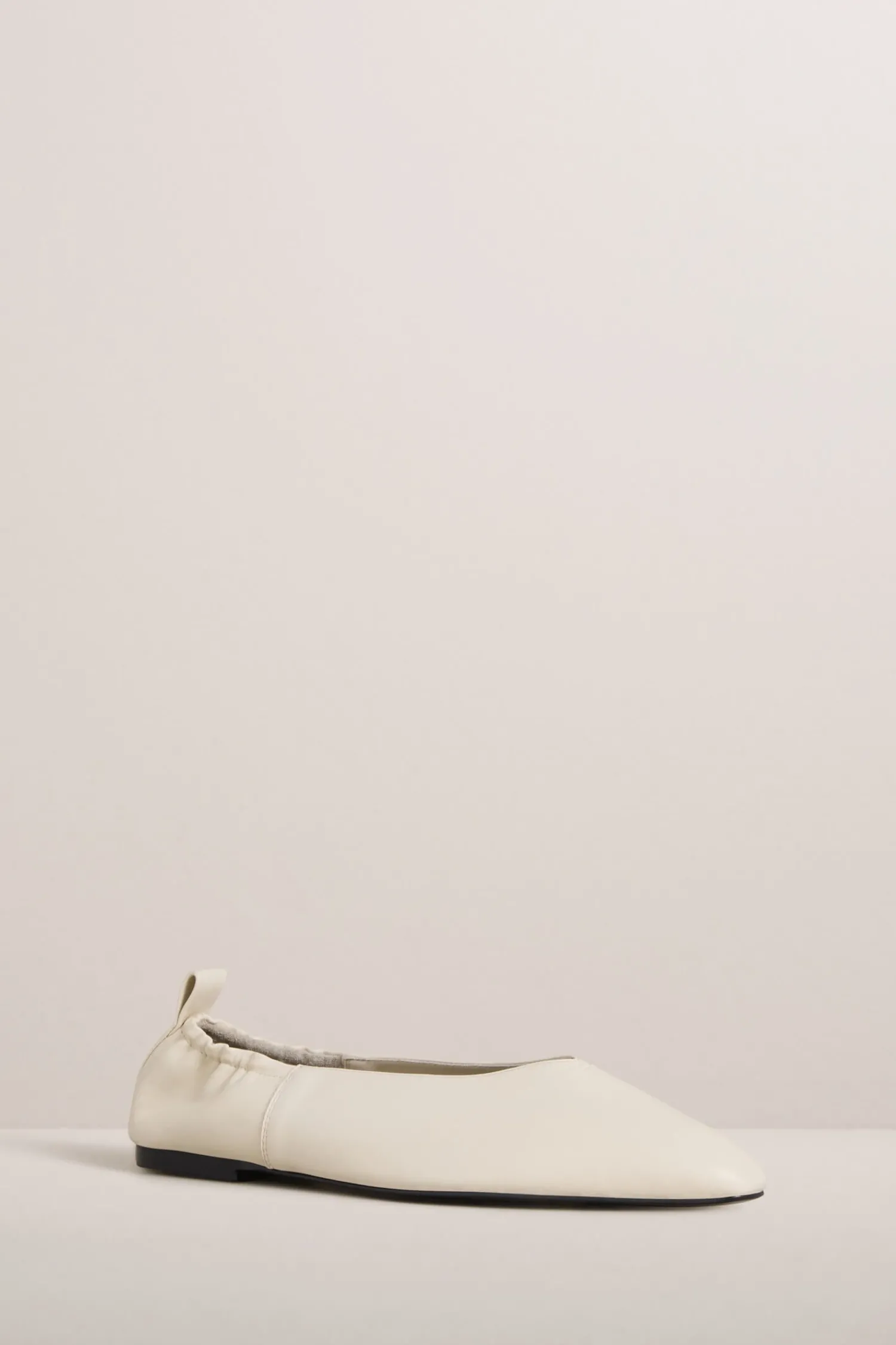 Fashion A.EMERY BRIE FLAT
