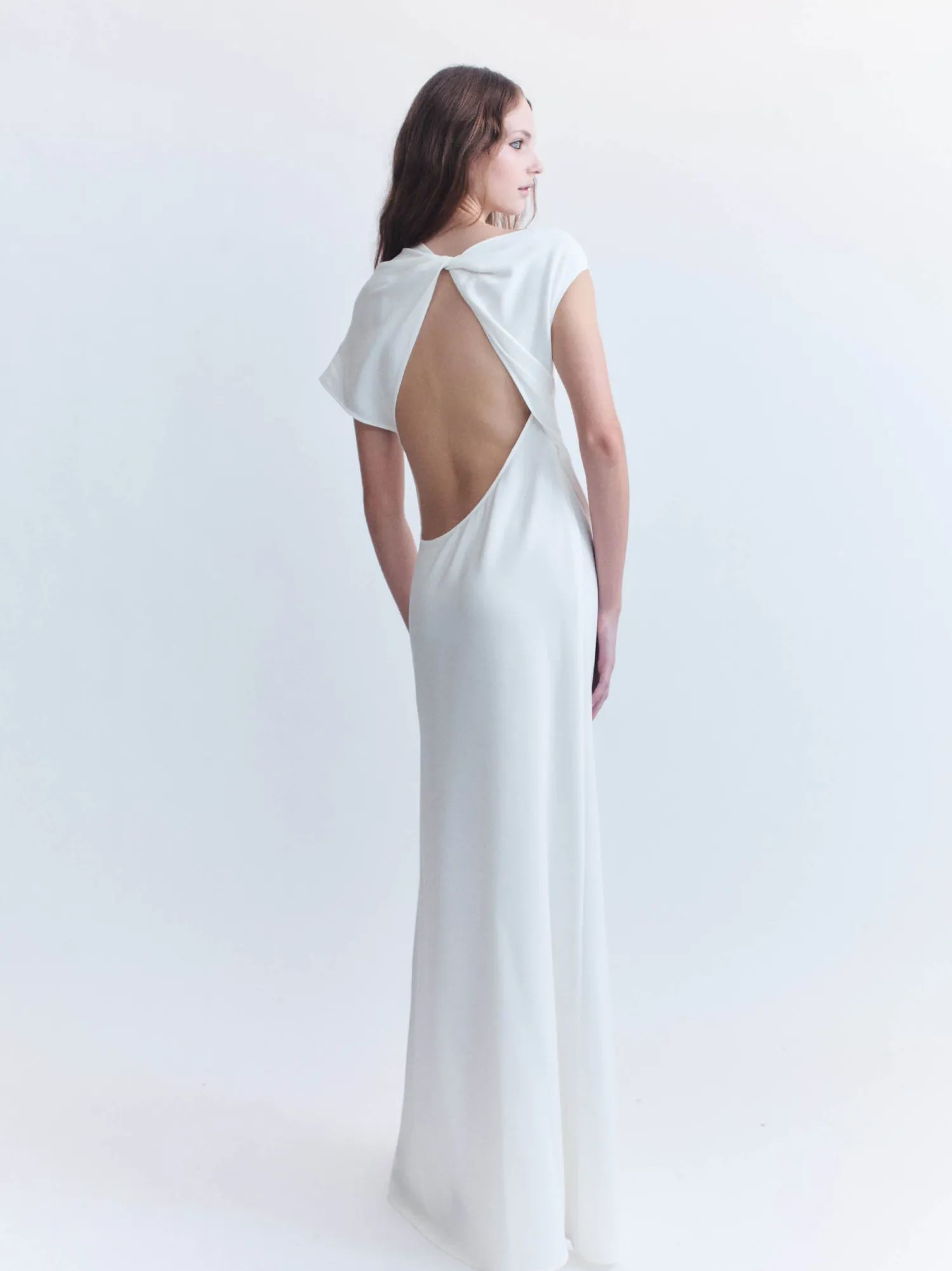Store COURTNEY ZHENG TWIST BACK GOWN
