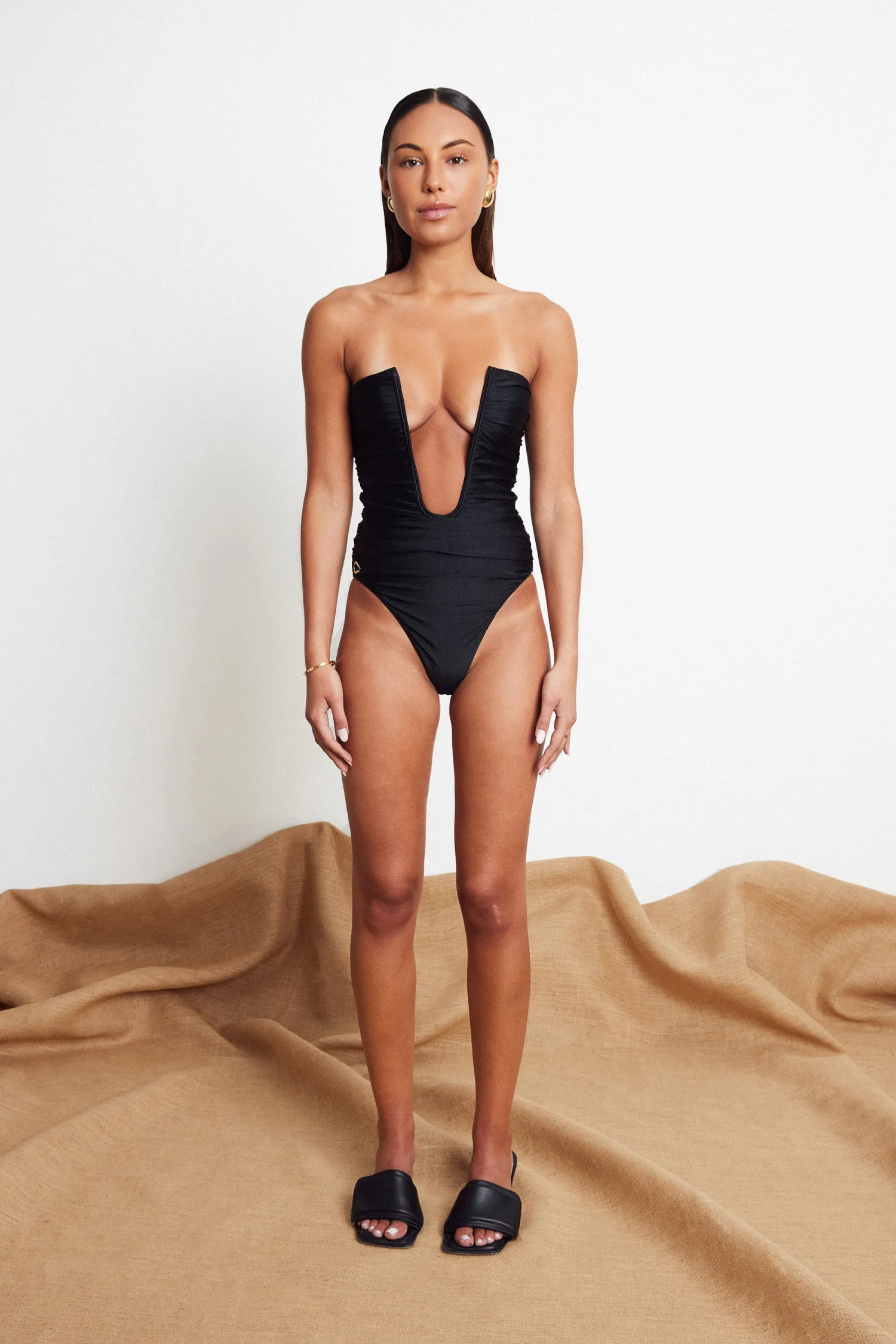 Hot CULTIRA U' WIRE ONE PIECE