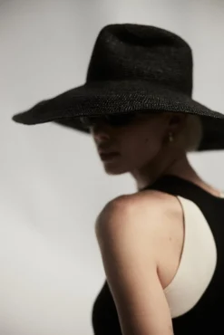 Fashion JANESSA LEONÉ WAVERLY RAFFIA HAT