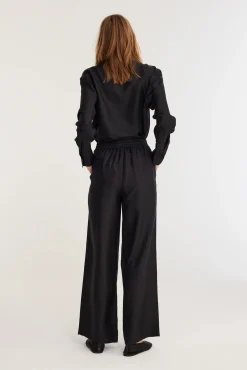 Shop RÓHE WIDE LEG SILK TROUSERS Noir