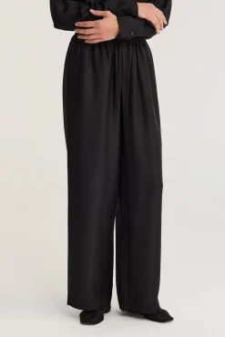 Shop RÓHE WIDE LEG SILK TROUSERS Noir